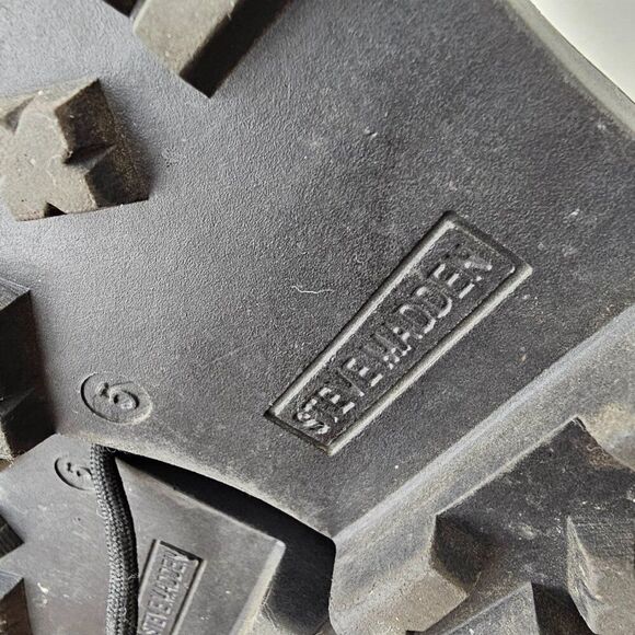 EUC STEVE MADDEN JROCKK PU UPPER BLACK QUILTED BOOTS SIZE 5 BIG KIDS (GIRLS) - Picture 10 of 11